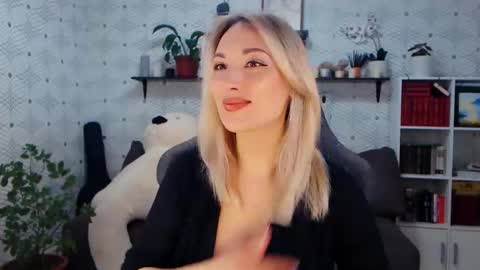 Snapshot of millaxqueen chatting on 3, 4, 2026 MillaXQueen online show from 3, 4, 2026