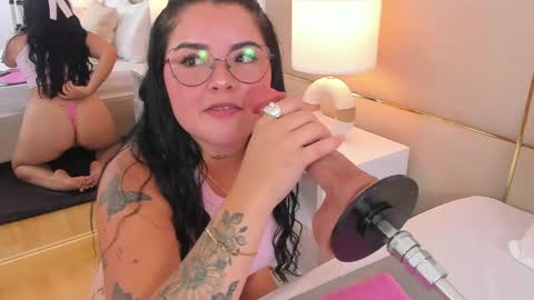 Chloe Miller online show from 30, 4, 2026