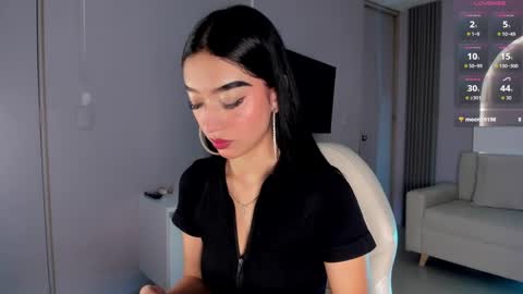 Snapshot of millieskinny_ chatting on 26, 10, 2025 Ana Maria online show from 26, 10, 2025