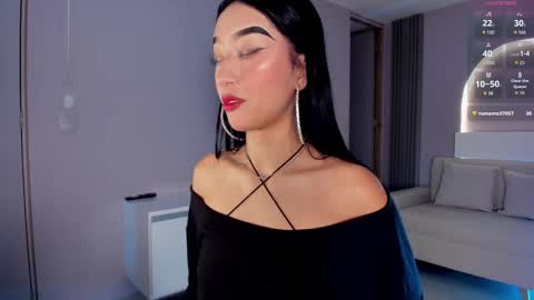 Snapshot of millieskinny_ chatting on 6, 11, 2025 Ana Maria online show from 6, 11, 2025