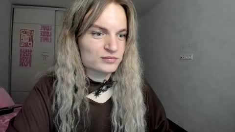 Snapshot of millikira006 chatting on 9, 5, 2026 mili-kira online show from 9, 5, 2026