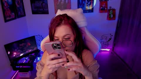 Snapshot of milly_yako chatting on 18, 12, 2024 Monkey D Maddie online show from 18, 12, 2024