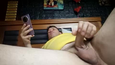 milo8223 online show from 16, 4, 2026