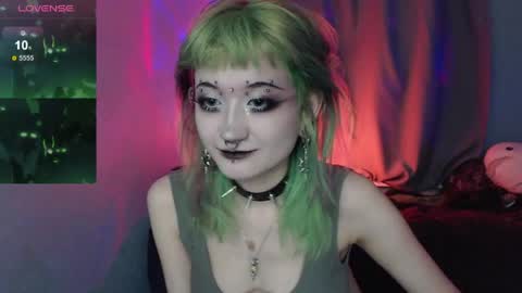 Snapshot of milten_trish chatting on 17, 5, 2026 milten_trish online show from 17, 5, 2026