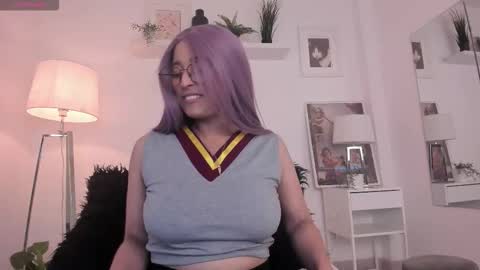 Snapshot of miluu_dh chatting on 3, 12, 2025 Miluu DH online show from 3, 12, 2025