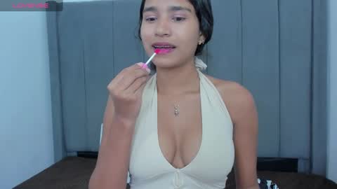 Snapshot of miluuu18 chatting on 22, 12, 2024 Miluu online show from 22, 12, 2024