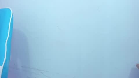 Snapshot of miluuu18 chatting on 5, 1, 2025 Miluu online show from 5, 1, 2025