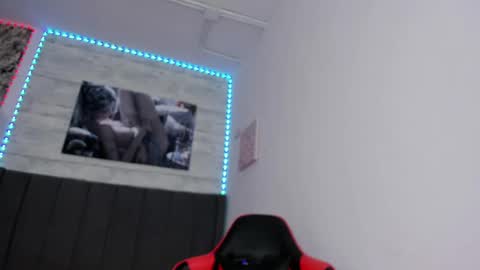 Snapshot of miluuu18 chatting on 14, 2, 2025 Miluu online show from 14, 2, 2025