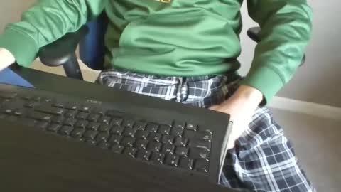 Snapshot of milwaukeebadger24 chatting on 19, 12, 2025 milwaukeebadger24 online show from 19, 12, 2025