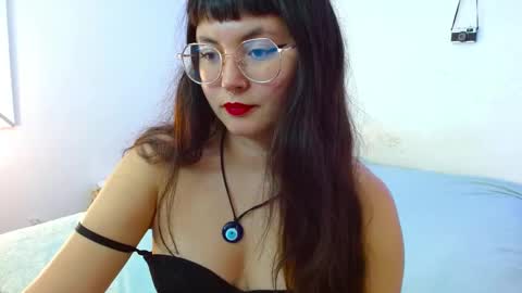 mily_baker online show from 27, 12, 2024