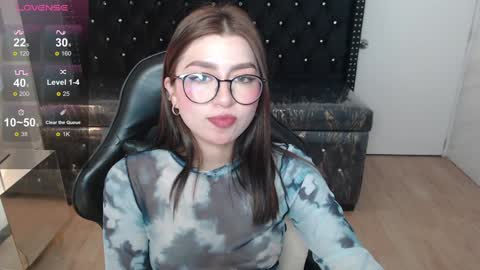 Snapshot of mily_thomson_b chatting on 21, 12, 2024 Mily online show from 21, 12, 2024