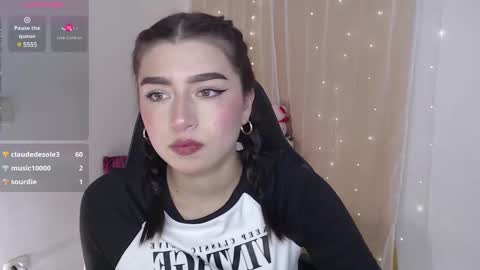 Snapshot of mily_thomson_b chatting on 12, 1, 2025 Mily online show from 12, 1, 2025