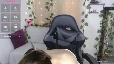 Snapshot of mily_thomson_b chatting on 27, 2, 2025 Mily online show from 27, 2, 2025