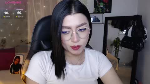 Snapshot of mily_thomson_b chatting on 19, 9, 2025 Mily online show from 19, 9, 2025