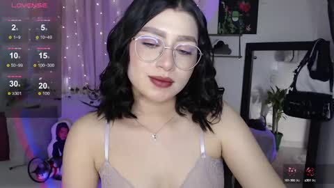 Snapshot of mily_thomson_b chatting on 4, 10, 2025 Mily online show from 4, 10, 2025
