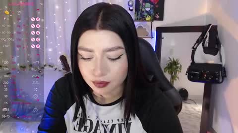 Snapshot of mily_thomson_b chatting on 19, 10, 2025 Mily online show from 19, 10, 2025