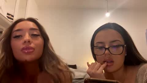 Mimi Monroe  online show from 28, 2, 2025