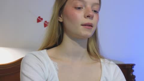 Snapshot of mimichelle chatting on 8, 12, 2024 mimichelle online show from 8, 12, 2024