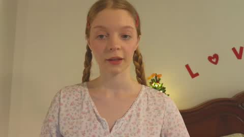 Snapshot of mimichelle chatting on 30, 12, 2024 mimichelle online show from 30, 12, 2024