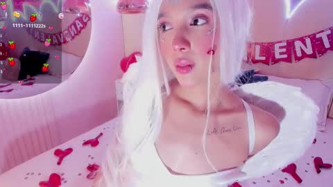 Minji online show from 14, 2, 2025