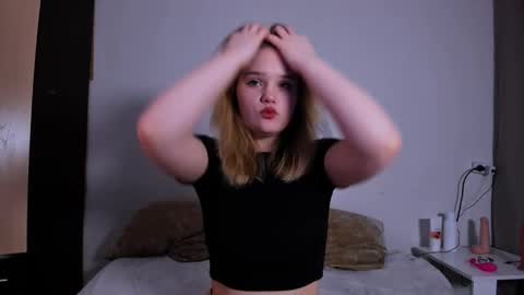 hi Im Mina  online show from 10, 2, 2025