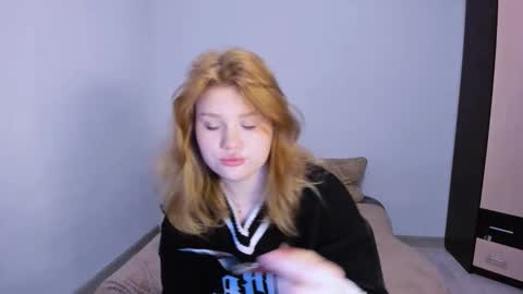 hi Im Mina  online show from 20, 11, 2025