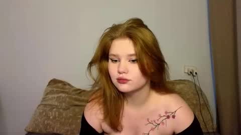 hi Im Mina  online show from 1, 3, 2026