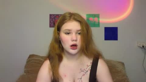 Snapshot of mina27372 chatting on 7, 5, 2026 hi Im Mina online show from 7, 5, 2026