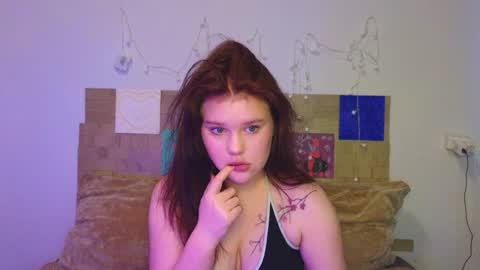 Snapshot of mina27372 chatting on 25, 5, 2026 hi Im Mina online show from 25, 5, 2026