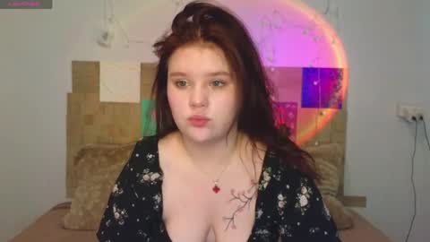 Snapshot of mina27372 chatting on 28, 5, 2026 hi Im Mina online show from 28, 5, 2026