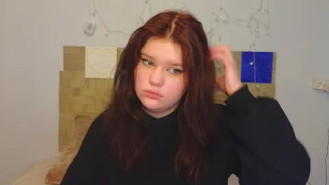 Snapshot of mina27372 chatting on 30, 5, 2026 hi Im Mina online show from 30, 5, 2026
