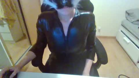 MinaMask online show from 4, 3, 2026