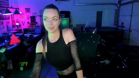 Snapshot of mindymars chatting on 24, 4, 2026 Mindy Mars online show from 24, 4, 2026