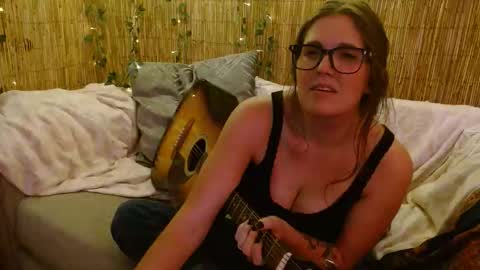 Mindy online show from 25, 10, 2025