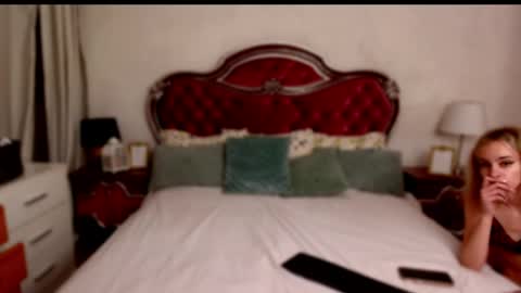 Snapshot of mira_glow chatting on 3, 6, 2026 Mira online show from 3, 6, 2026