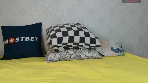 mira_one_ online show from 29, 12, 2024