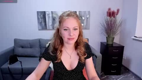 Snapshot of mira_whites chatting on 4, 2, 2025 Mira online show from 4, 2, 2025