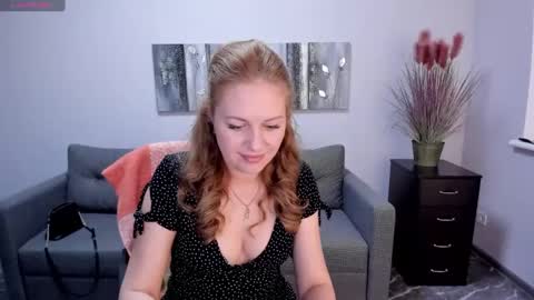 Snapshot of mira_whites chatting on 4, 2, 2025 Mira online show from 4, 2, 2025