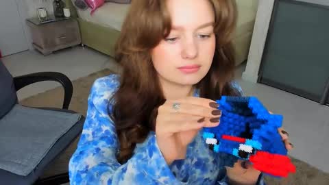 Emma online show from 8, 3, 2025