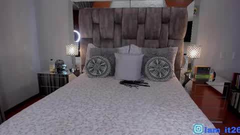 Snapshot of mirandacollins_ chatting on 1, 10, 2025 Miranda online show from 1, 10, 2025