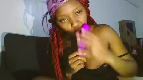 PeachySin online show from 27, 7, 2026