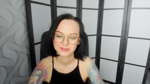 Snapshot of mirasky chatting on 8, 3, 2025 Mira online show from 8, 3, 2025