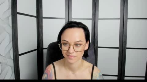 Snapshot of mirasky chatting on 12, 3, 2025 Mira online show from 12, 3, 2025