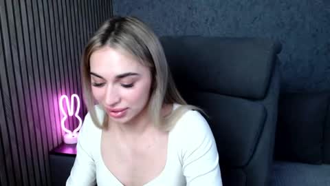 Snapshot of miri07 chatting on 16, 4, 2026 miri07 online show from 16, 4, 2026