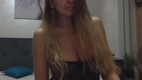 Snapshot of miriam04 chatting on 11, 12, 2024 miriam04 online show from 11, 12, 2024