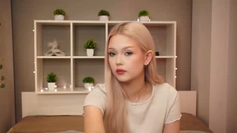 Snapshot of mirianscorgie chatting on 29, 10, 2025 Elsa online show from 29, 10, 2025