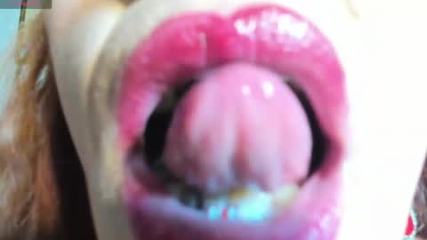 Snapshot of mishell_bons4 chatting on 29, 5, 2026 Mishell Bons online show from 29, 5, 2026
