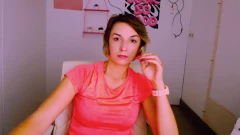 Snapshot of mishelle_blondie chatting on 7, 7, 2026 Mishelle online show from 7, 7, 2026