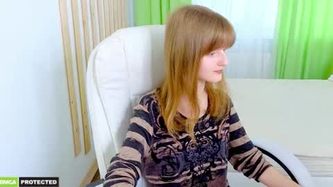 Snapshot of miss___alisa chatting on 17, 5, 2026 Alisa NONNUDE online show from 17, 5, 2026