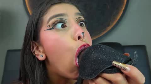 Sabrina online show from 16, 12, 2025